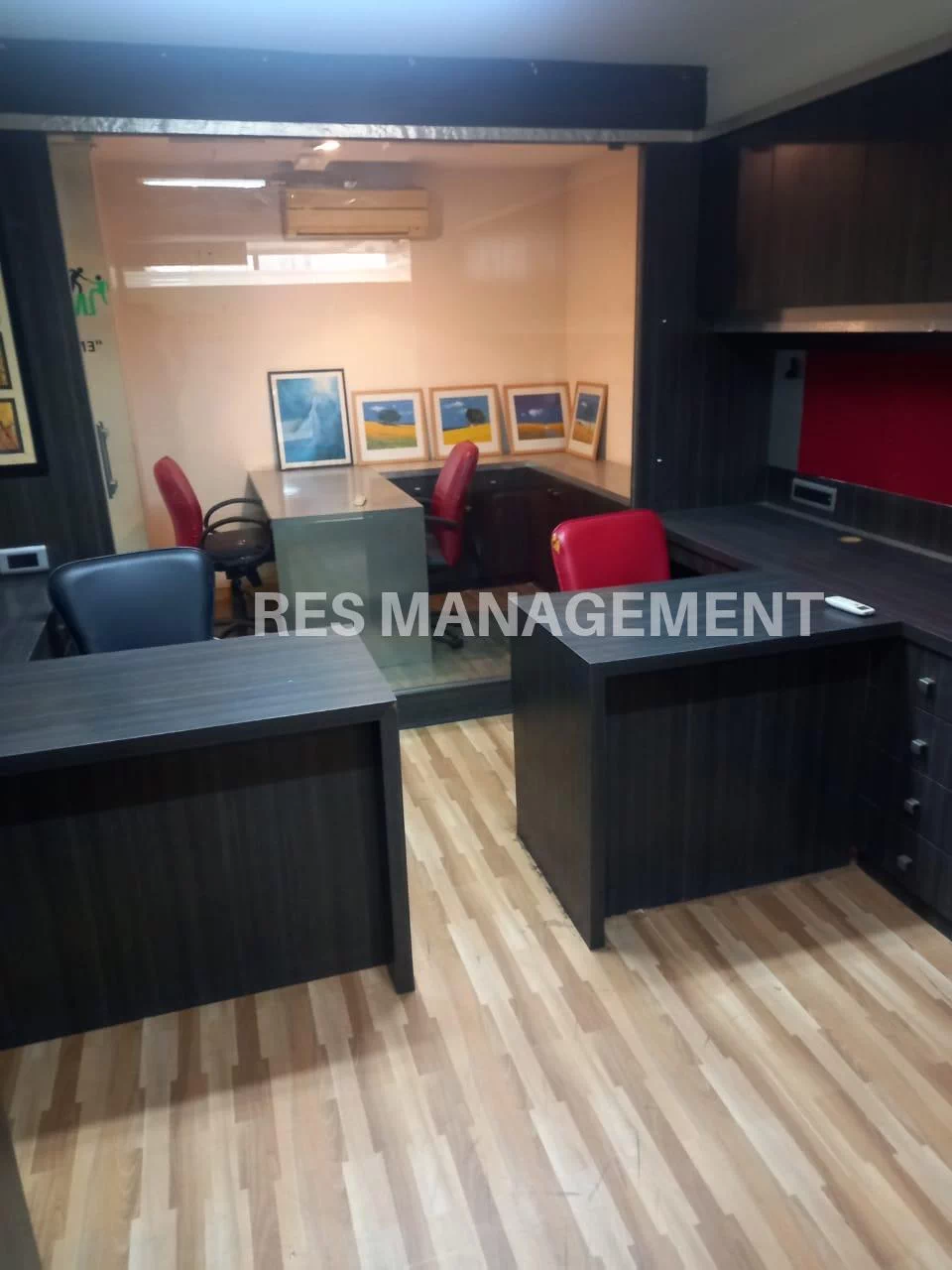 Office for Rent in Iscon Mall Satellite, Ahmedabad