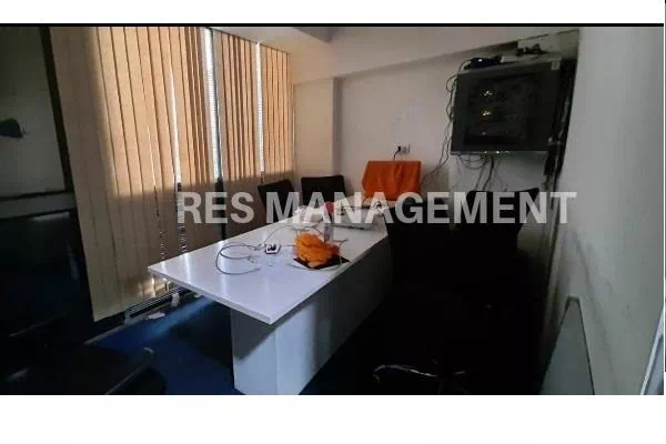 1805 ft office With fully furnished Sg Highway 4 cabin conference 37 seating