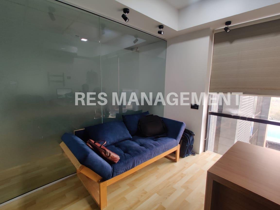 1550 ft office For Rent In Galal Empire, Drive in road Thaltej