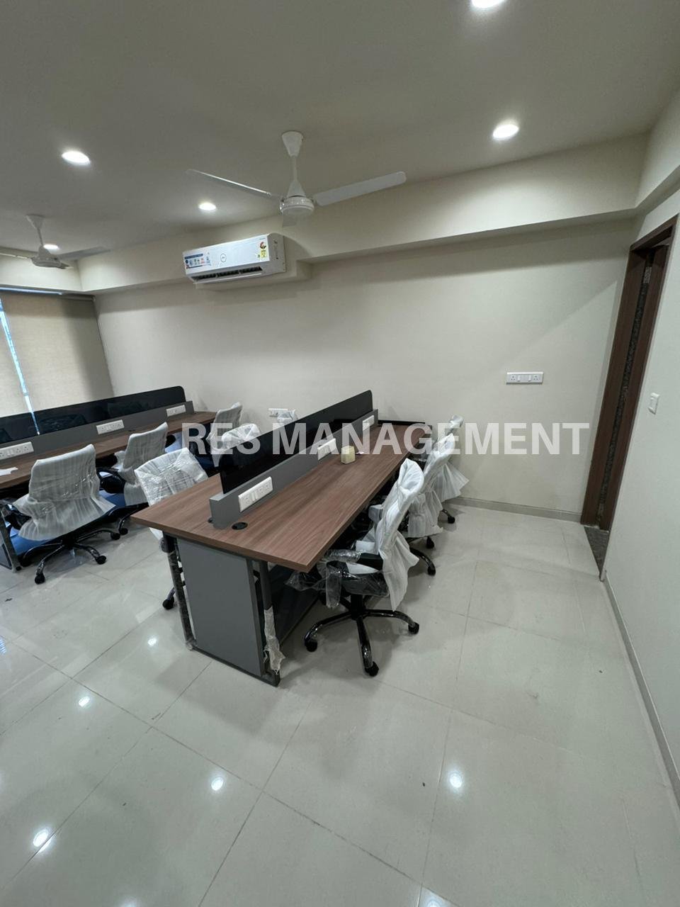 1040 ft Fully Furnished Office For Rent Sun Gravitas