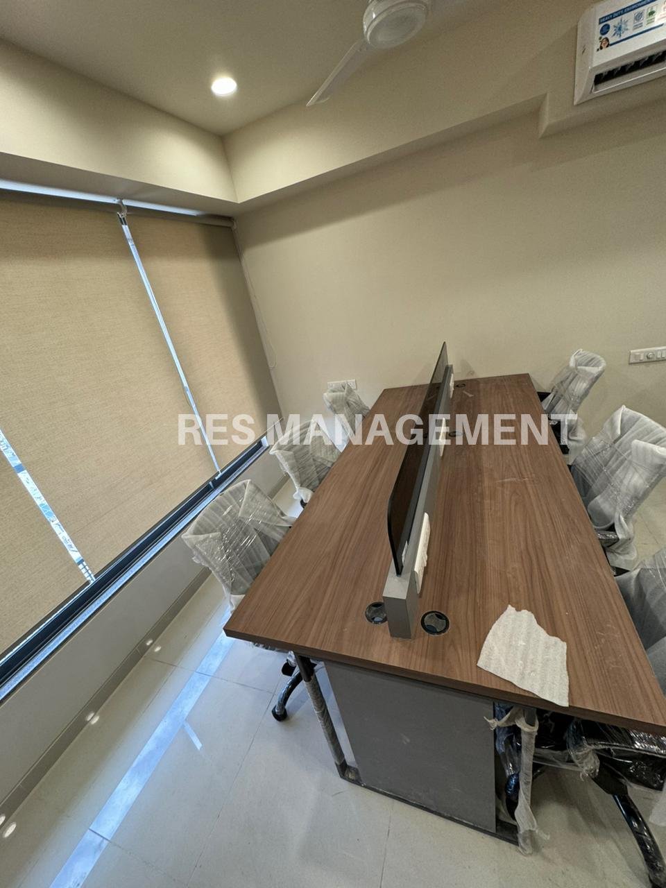 1020 Ft Fully furnished office For Rent in Sun Gravitas